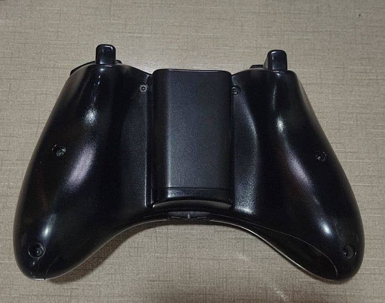 Original wireless Xbox 360 controller 1