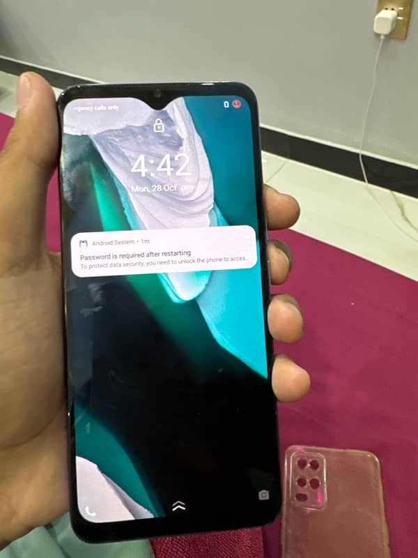 vivo V20 128gb back  cracke 1