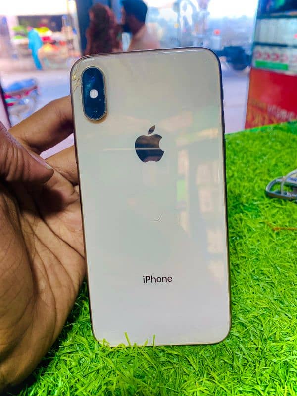 iphone xs Official pta approved 64gb gold 0