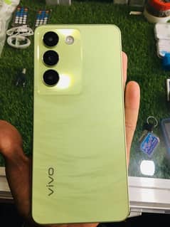 I m selling in a vivo y100 10/10 condition