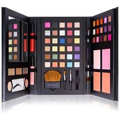 All imported makeup items available on wholesale rates