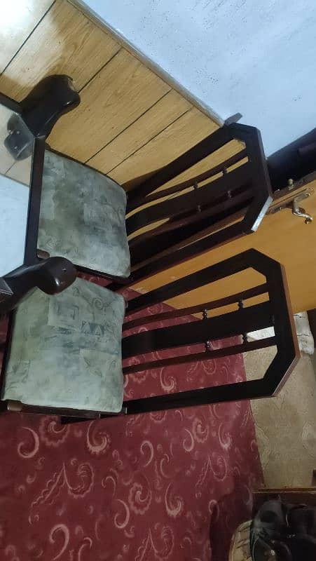 6 Seater Dining Table (Glass broken) 2