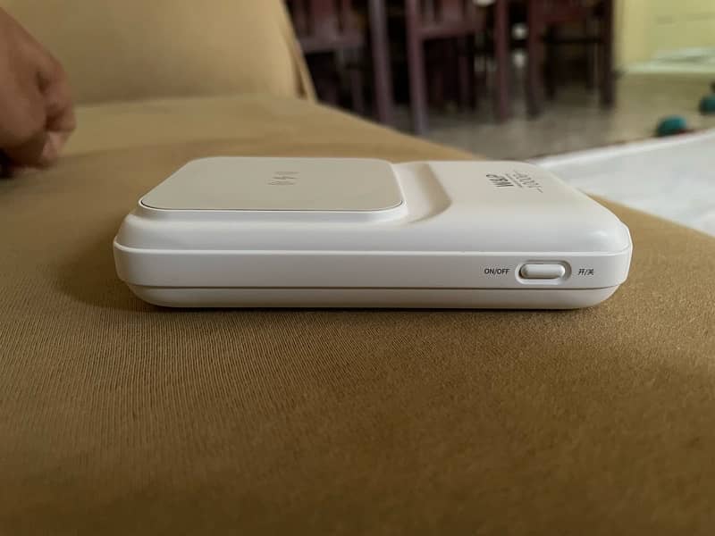 W and P 10000 mah wireless power bank for sale in new condition 7