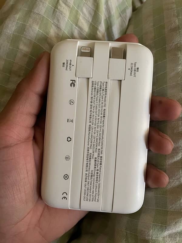 W and P 10000 mah wireless power bank for sale in new condition 9