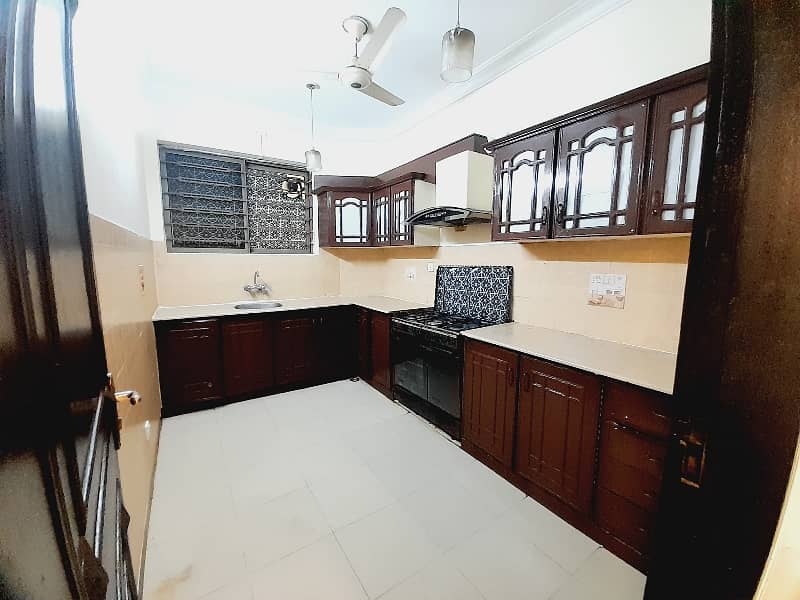 3 Bedroom Unfurnished Apartment Available For Rent in F-11 Markaz Islamabad 4