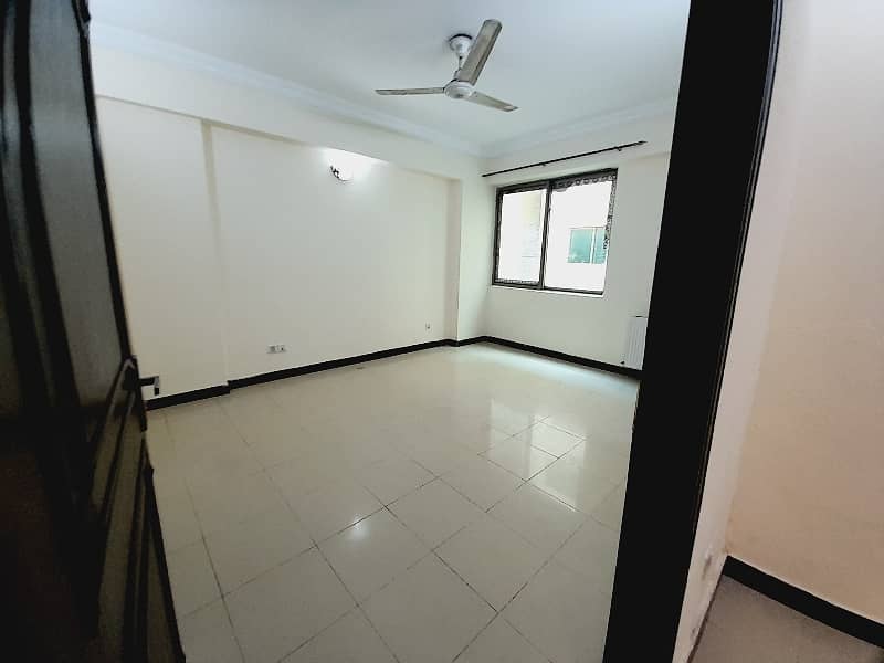 3 Bedroom Unfurnished Apartment Available For Rent in F-11 Markaz Islamabad 13