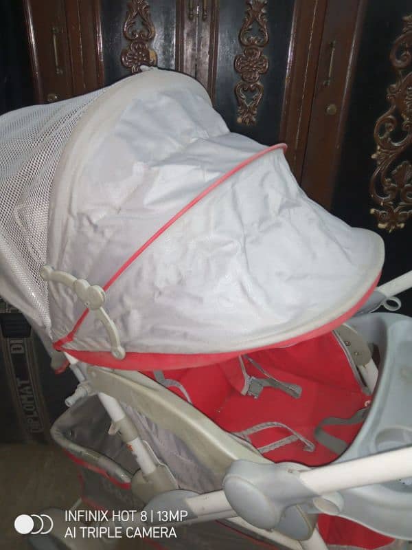 Kids pram or walker in superb condition 3