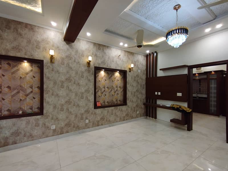 Elegant 5 Marla House for Sale in CC Block, Bahria Town 4 Bedrooms 2.5 Crore 1