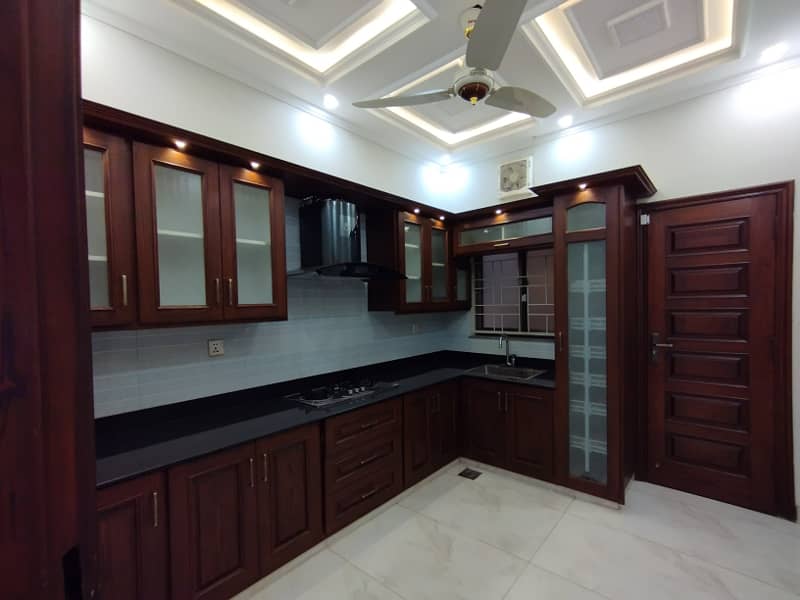 Elegant 5 Marla House for Sale in CC Block, Bahria Town 4 Bedrooms 2.5 Crore 3