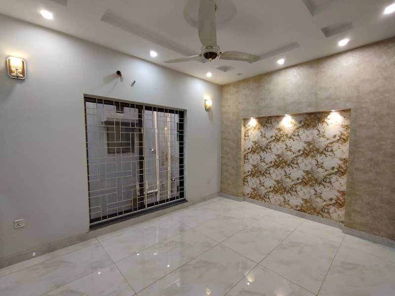 Elegant 5 Marla House for Sale in CC Block, Bahria Town 4 Bedrooms 2.5 Crore 9