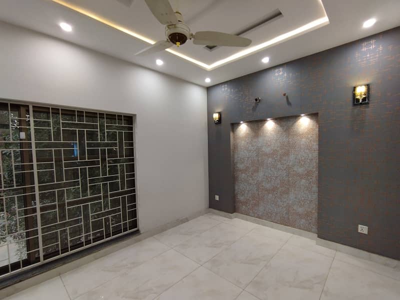 Elegant 5 Marla House for Sale in CC Block, Bahria Town 4 Bedrooms 2.5 Crore 11