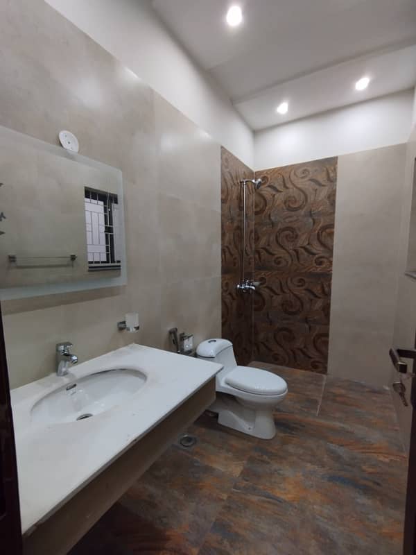 Elegant 5 Marla House for Sale in CC Block, Bahria Town 4 Bedrooms 2.5 Crore 12