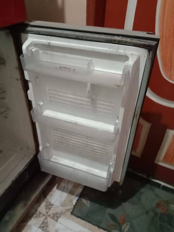 DAWLENCE FRIDGE FOR SALE 5