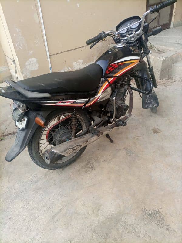 URGENT SALE Honda CG 125 Dream 6