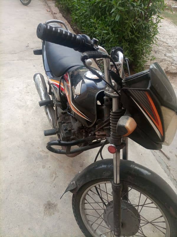 URGENT SALE Honda CG 125 Dream 8