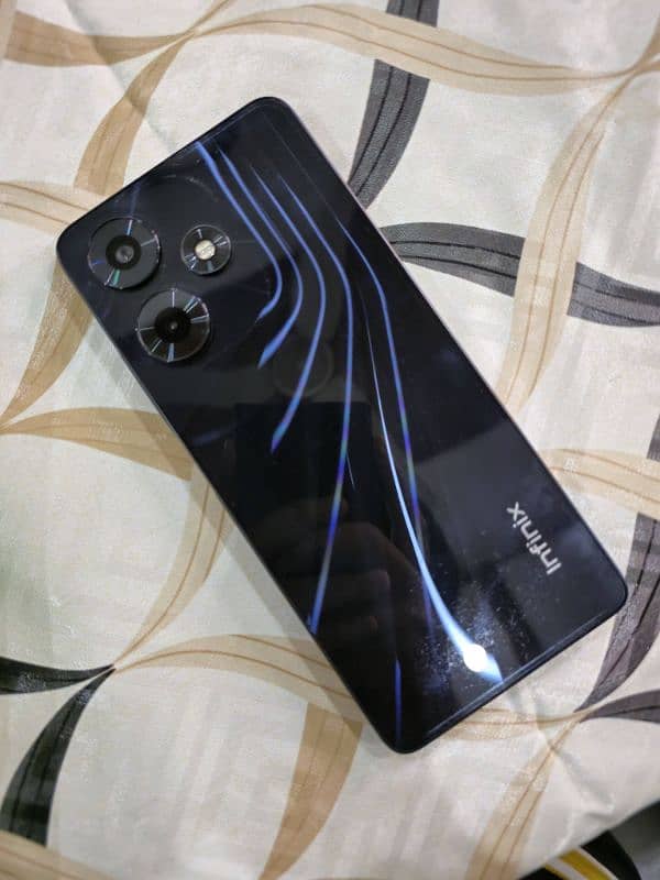 Infinix HOT 30 8 + 128 and 8 gb extendable condition excellent 7