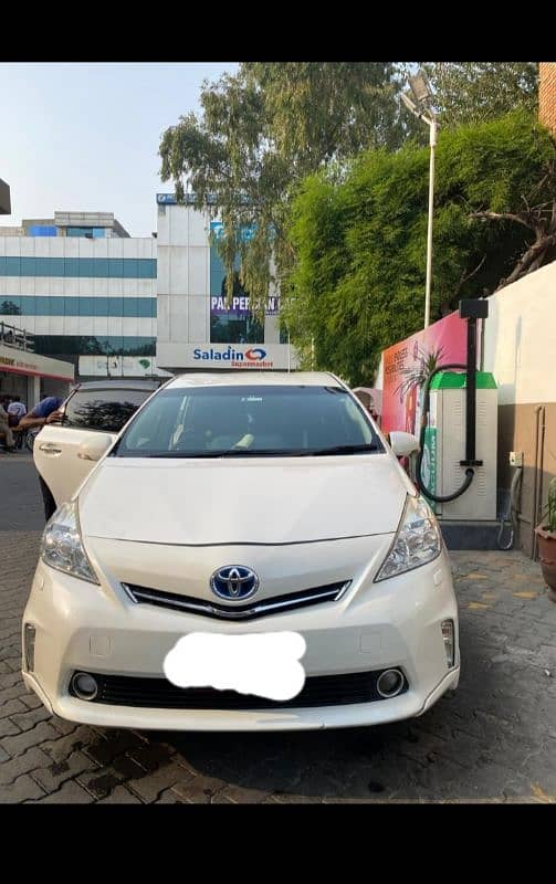 Toyota Prius Alpha 2014 0