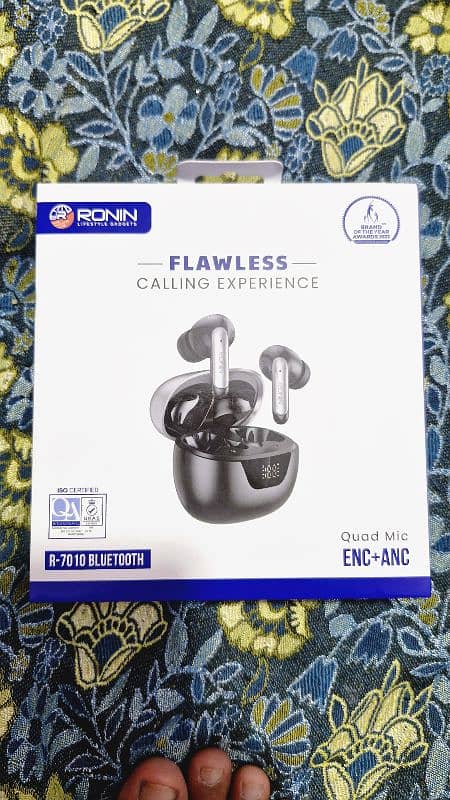 Ronin R-7010 ear buds 4