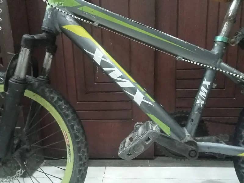 20" KIDS BICYCLE FOR SALE IN KARACHI - NEED REPAIRING WORK 1