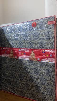 Molty foam Mattress//Mattress For sale//king size Mattress