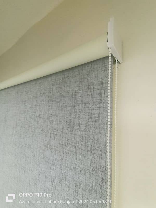 Roller blinds All types of window blinds Glass paper wooden floor 6