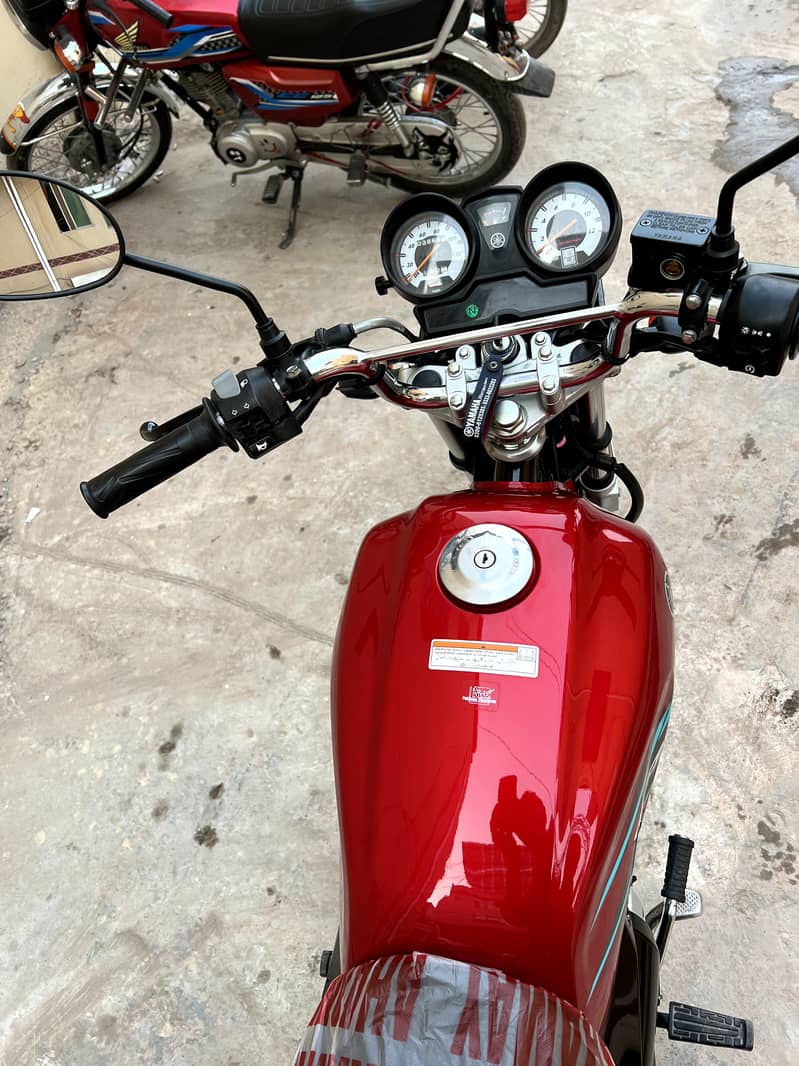 yb 125z dx 8