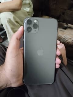 i phone 11 pro max 78 health 256gb 10 by 10 condition water pack