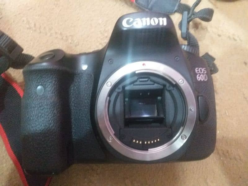 Canon 60D Dslr camera with 75:300 lens 3