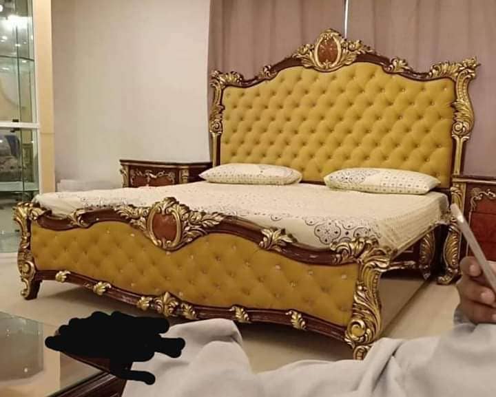 Wooden Luxury King bed set Available in wholesale rate 4