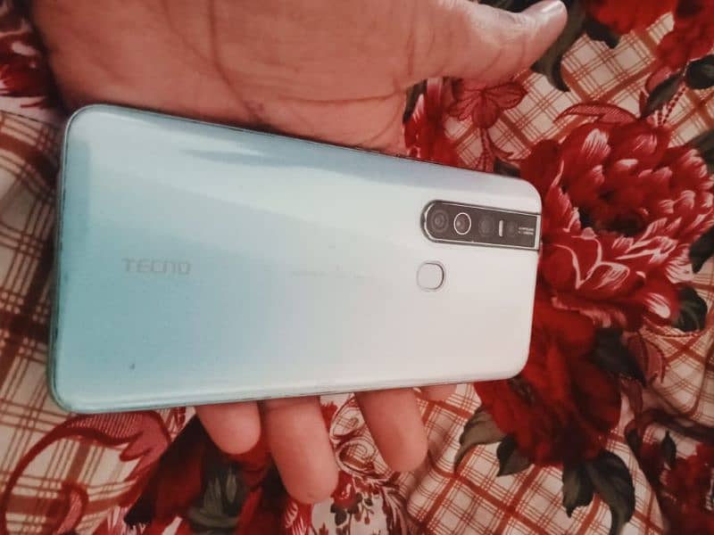 Techno Camon 15 pro 8