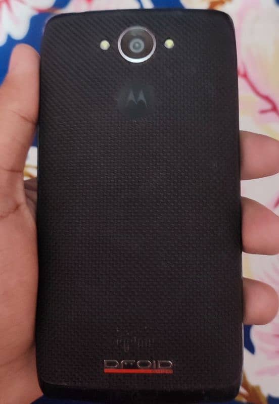 Motorola droid turbo 1