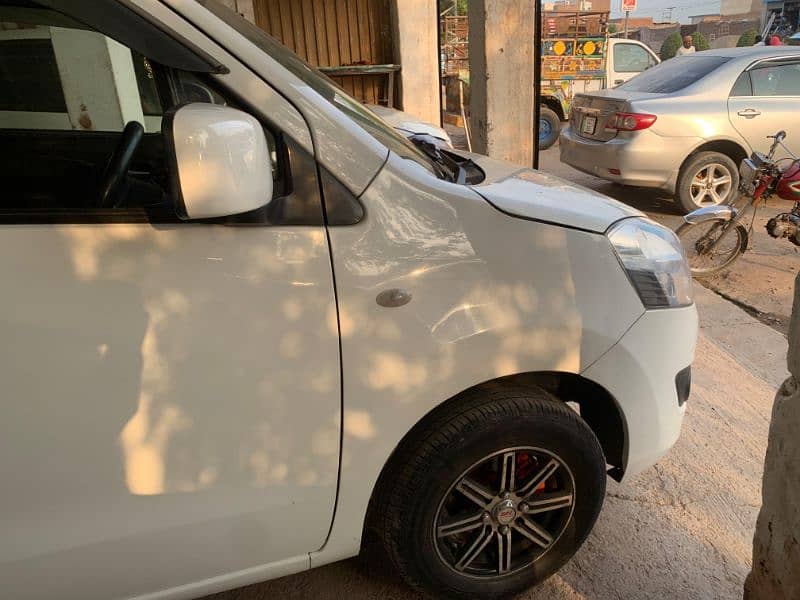 Suzuki Wagon R 2017 1