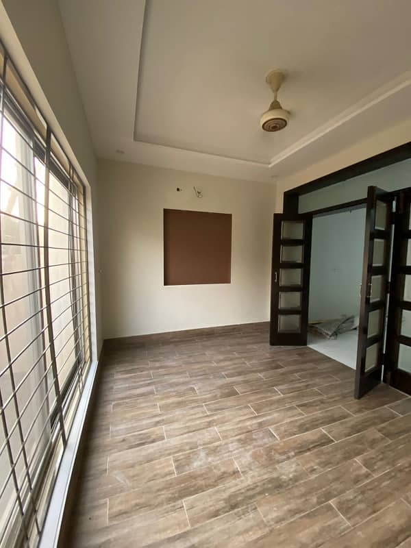 5 Marla Slightly Used Well Maintained House is for Sale in BB Block Bahria Town Lahore 5