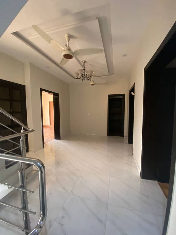 5 Marla Slightly Used Well Maintained House is for Sale in BB Block Bahria Town Lahore 13