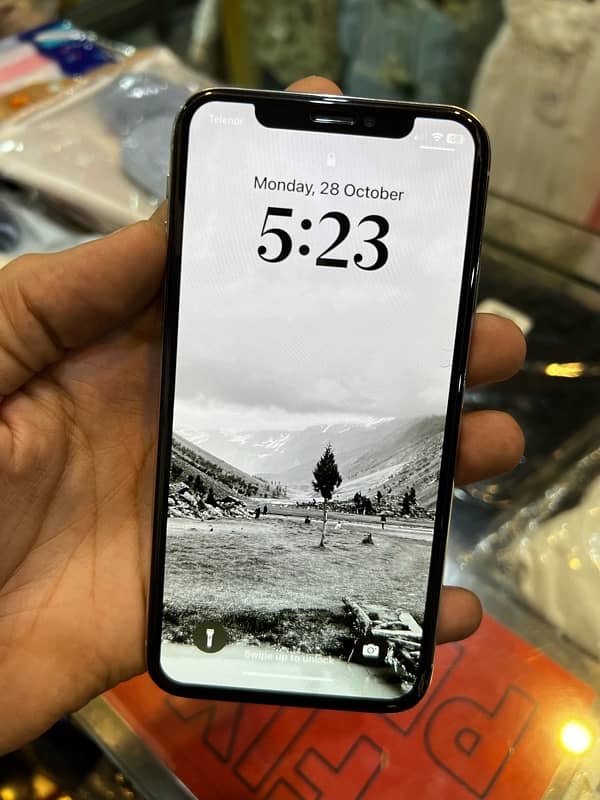 iphone x 64gb . pta approved 2