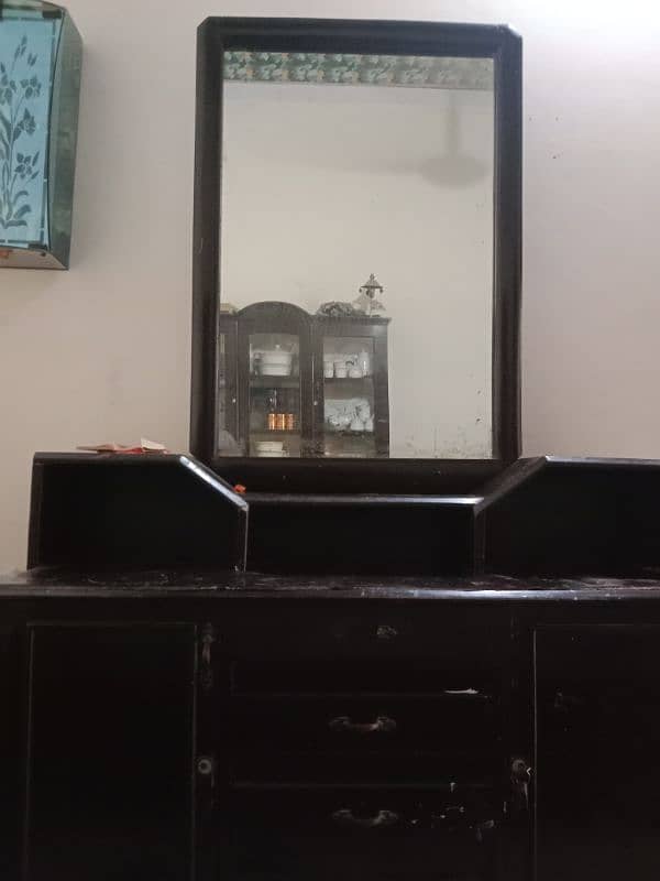 dressing table 0