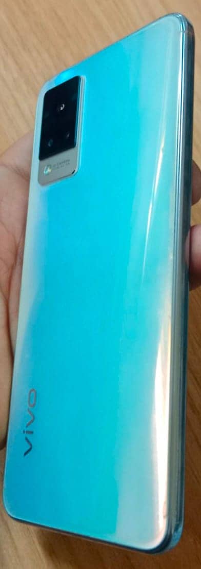 VIVO V 21 IN LUSH CONDITION 0