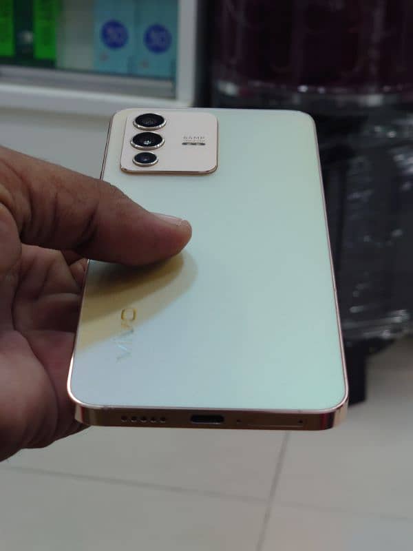 Vivo v23 5G 12 gb 256 condition 10/10 0