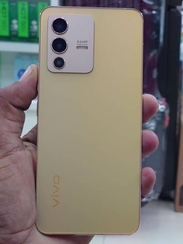 Vivo v23 5G 12 gb 256 condition 10/10 2