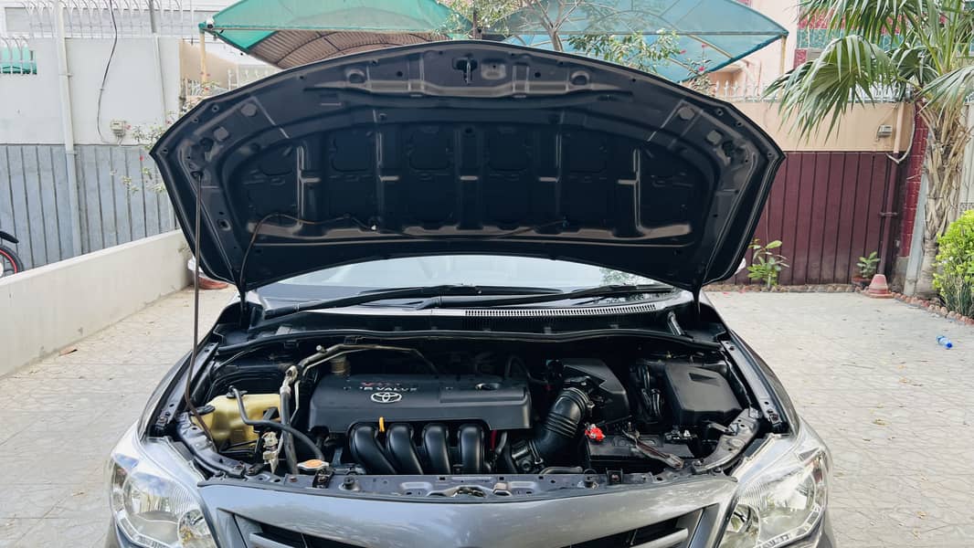 Toyota Corolla Altis(SR) 2011 Owne Power full apna injen 14