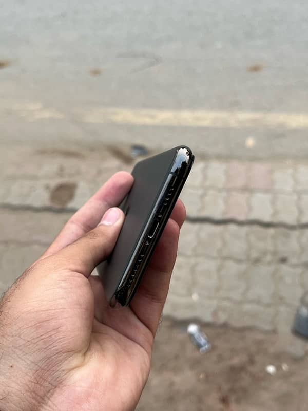 iPhone 11 Pro Max 5