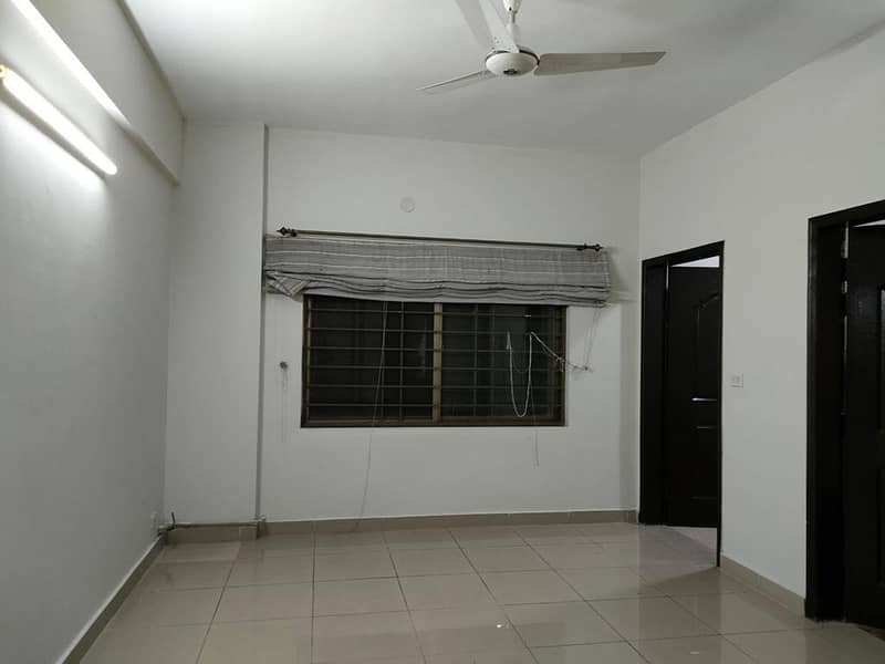 10 Marla 3 bedroom apartment Available for Rent In Askari 11 Lahore 0