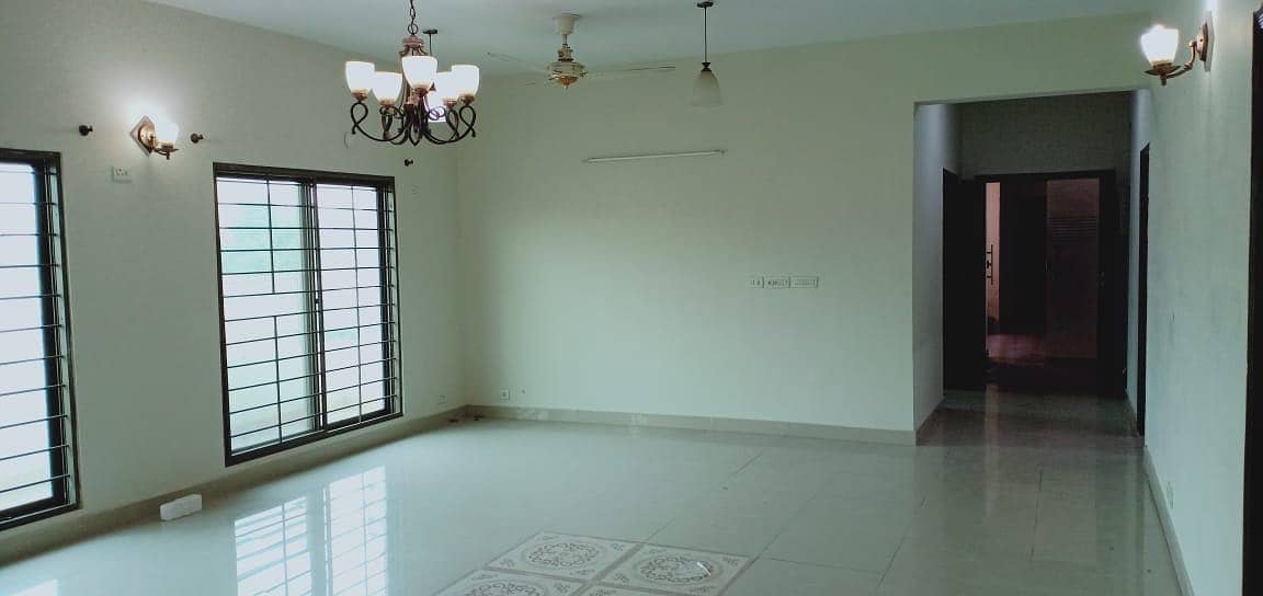 10 Marla 3 bedroom apartment Available for Rent In Askari 11 Lahore 20