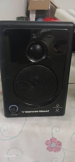 Good condishon new speakers