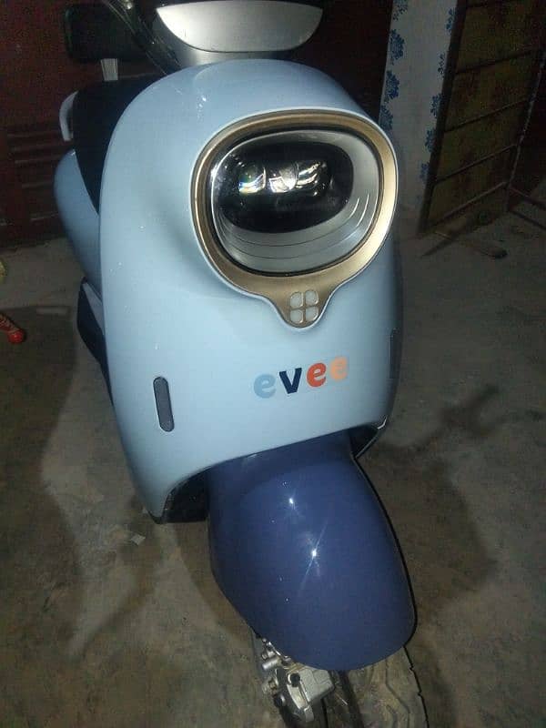 evee scooty 1