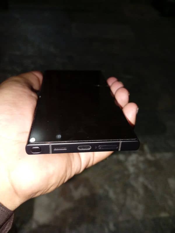 Samsung Galaxy S24 Ultra TNT black 2