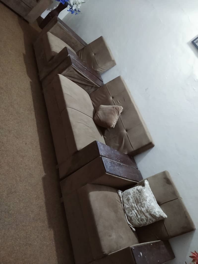 Seven-Seater sofa in excellent condition 2