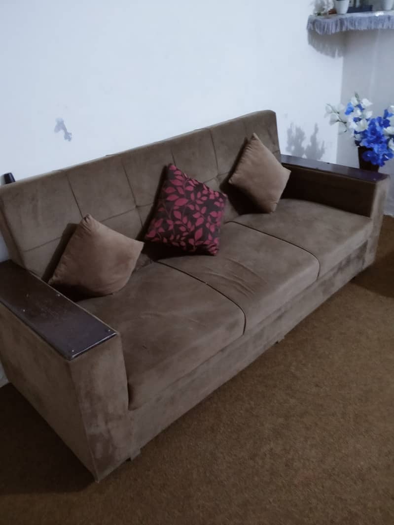 Seven-Seater sofa in excellent condition 3