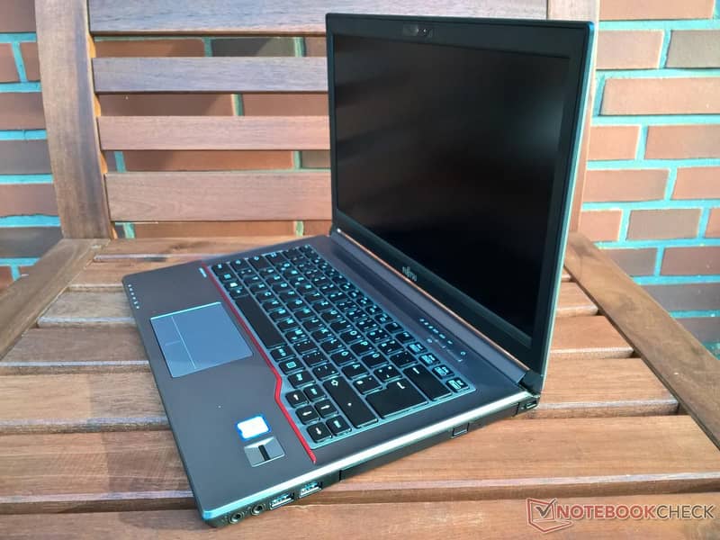 Fujitsu LifeBook E746 (i5-6200U, HD520) 4