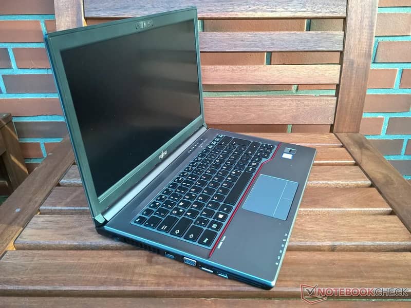 Fujitsu LifeBook E746 (i5-6200U, HD520) 6